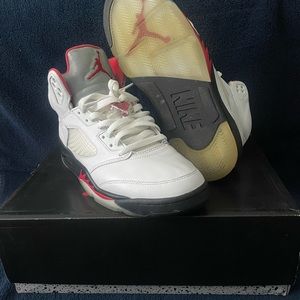 Air Jordan 5 fire red